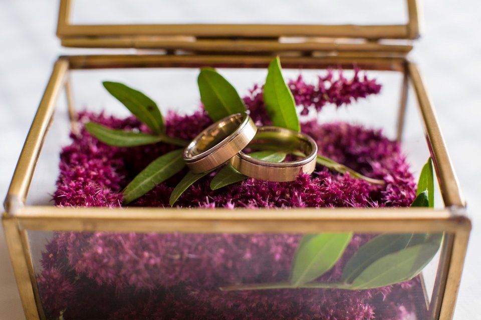 wedding, ringbox with violet flowers, wedding rings